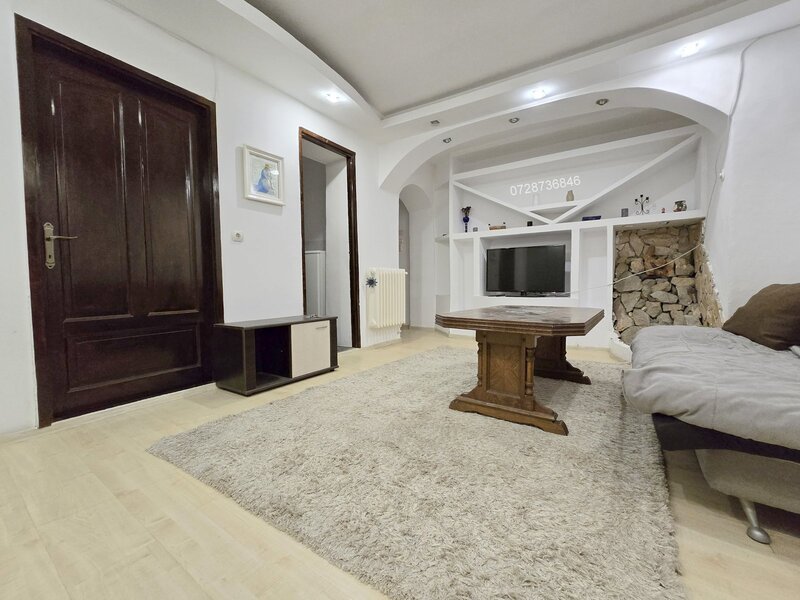 Calea Calarasilor, Plantelor, apartament in vila cu centrala si parcare